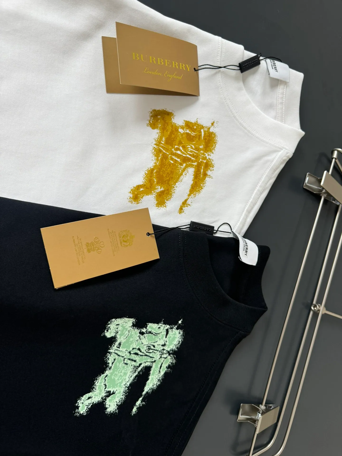 burberry* * 2024SS New Arrival T ， ！ ， ，Classiclogo ， ， Versatile Sizes S M L XL XXL